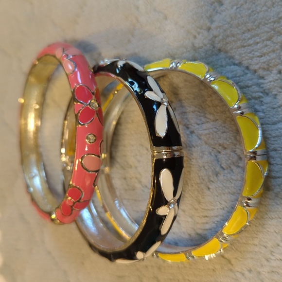 3 bangle bracelets! - Picture 2 of 6